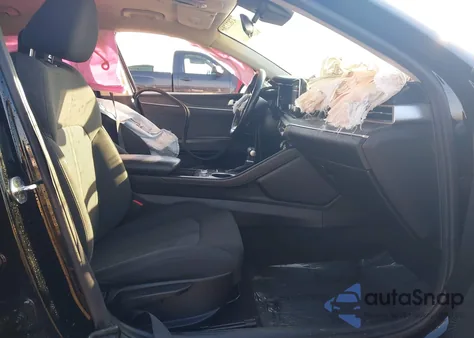 2022 Kia K5 Lxs z USA, uszkodzony, nr VIN 5XXG14J28NG136739